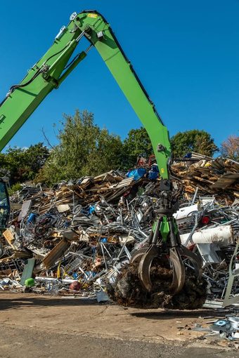 Площадка за изкупуване на скрап Прогрестрейд в София